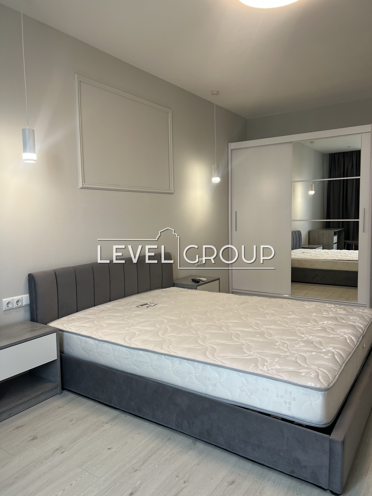 Микільсько-Слобідська вул., 10