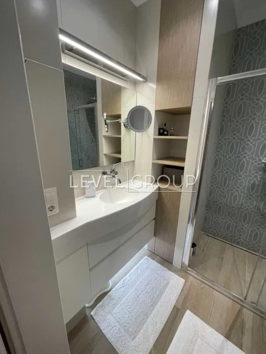 Академіка Кащенка вул., 10