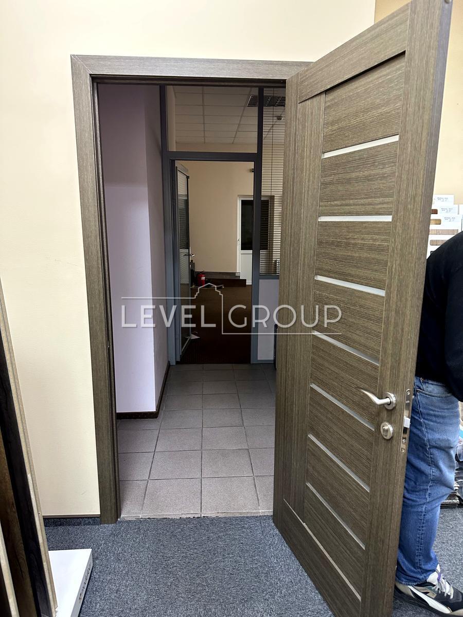 Анни Ахматової вул., 35а