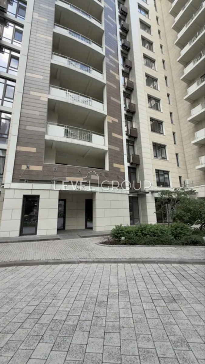Саперне Поле вул., 3