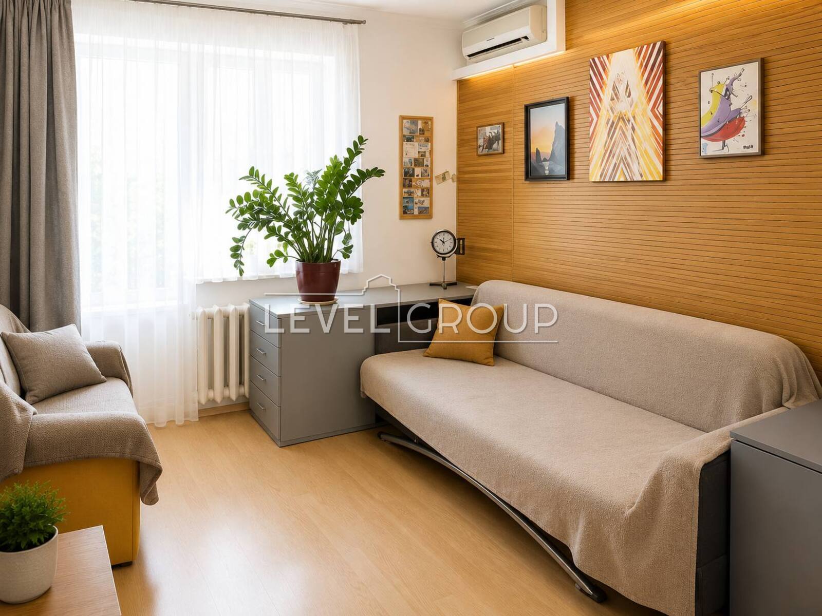 Mykola Bazhan Avenue, 14