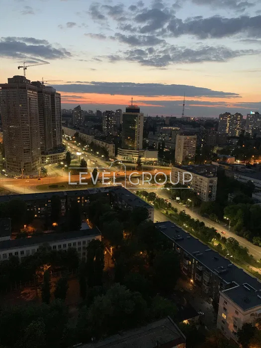 Берестейський просп. (Перемоги), 5в