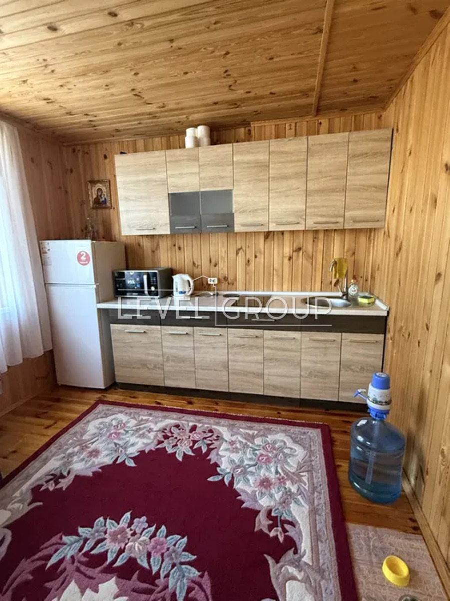 Помаранчева вул., 13