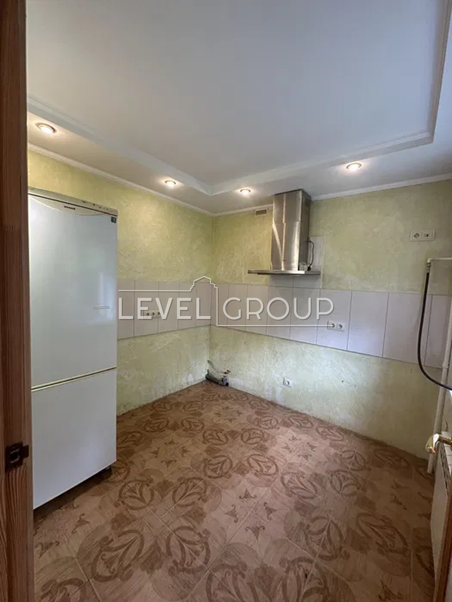 Vyshhorodska St., 44b