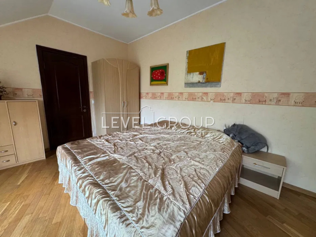 Богатирська вул., 30А