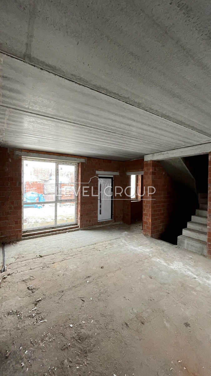 Yevhen Paton St., 15