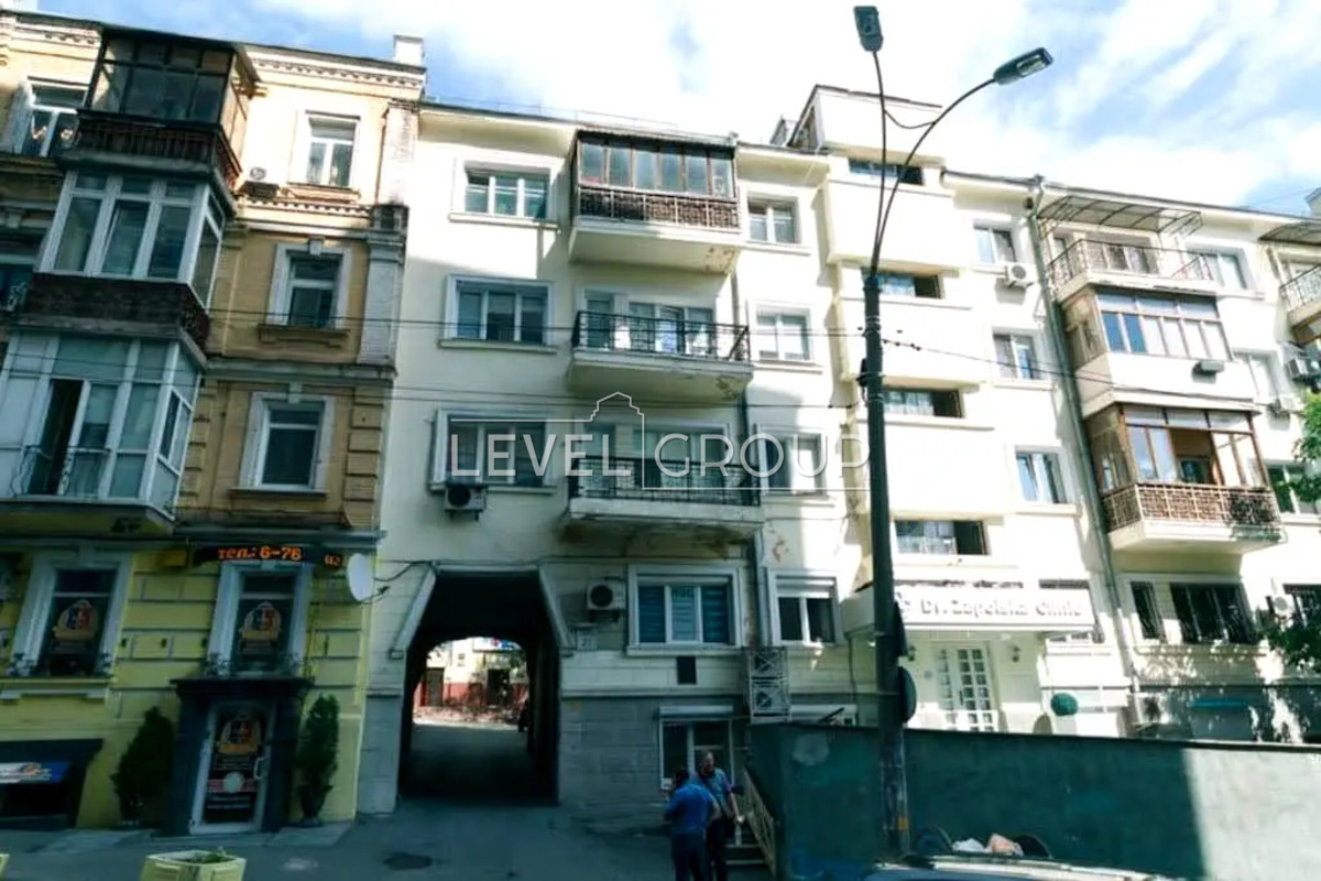 Kruglouniversitytska St., 2/1