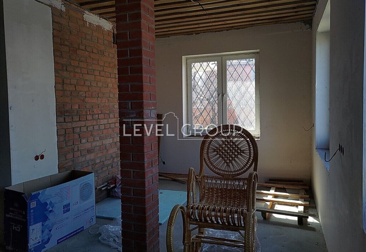 Янтарна вул., 13