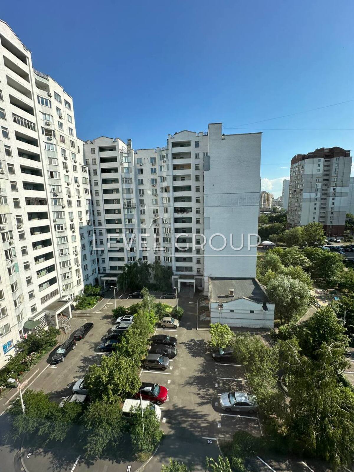 Анни Ахматової вул., 16 Г