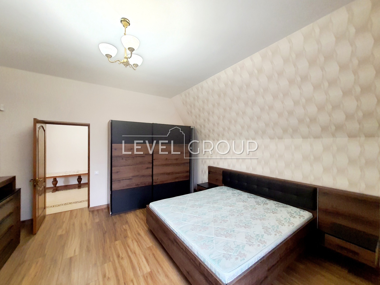 Соловяненка, 125