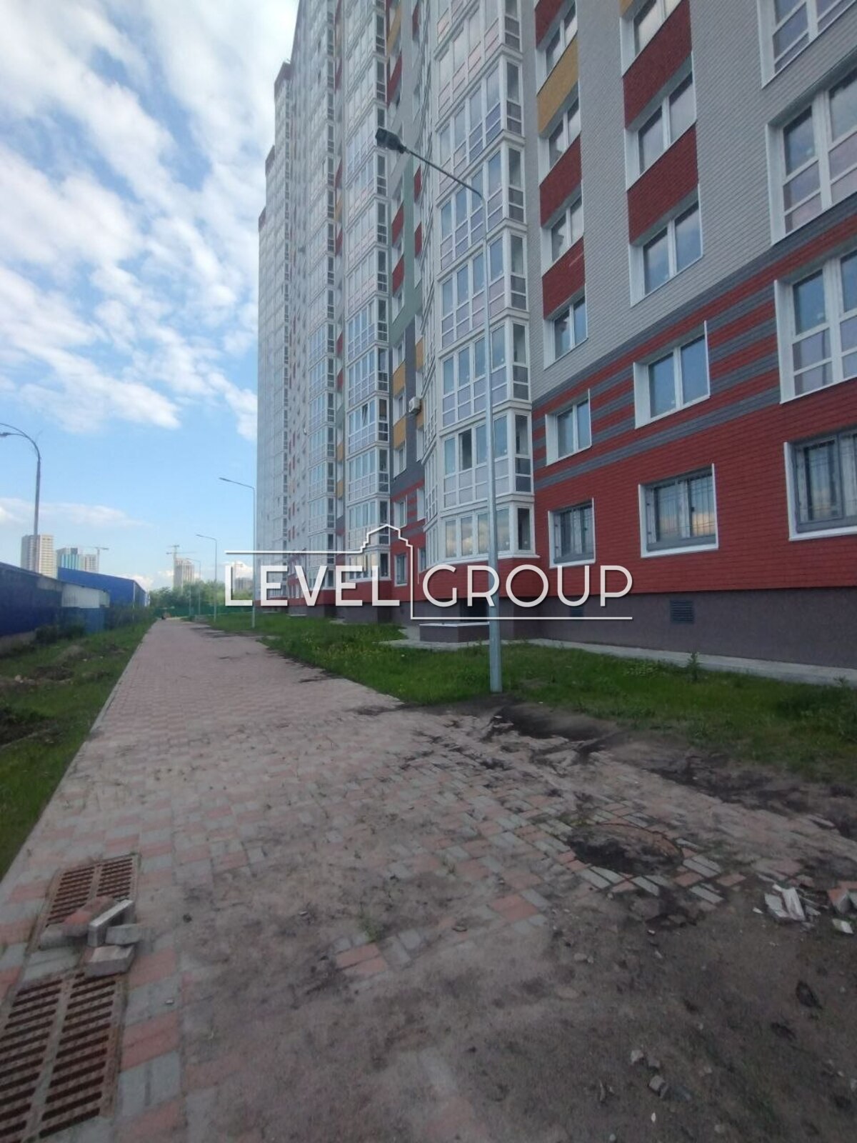 Бориса Гмирі вул., 22В
