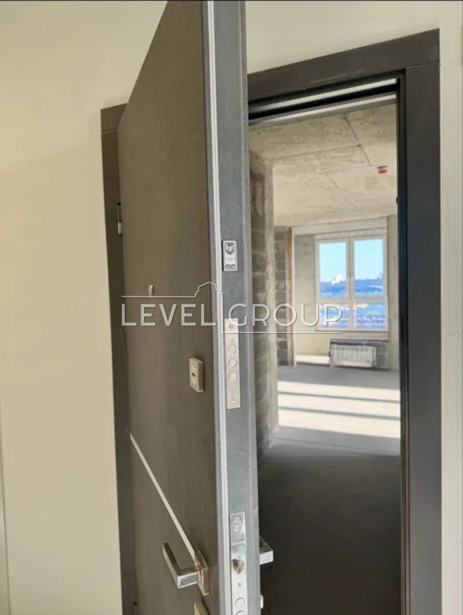 Набережно-Рибальська дорога, 27