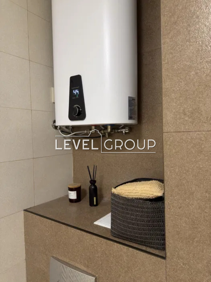 вул. Першотравнева, 24 в