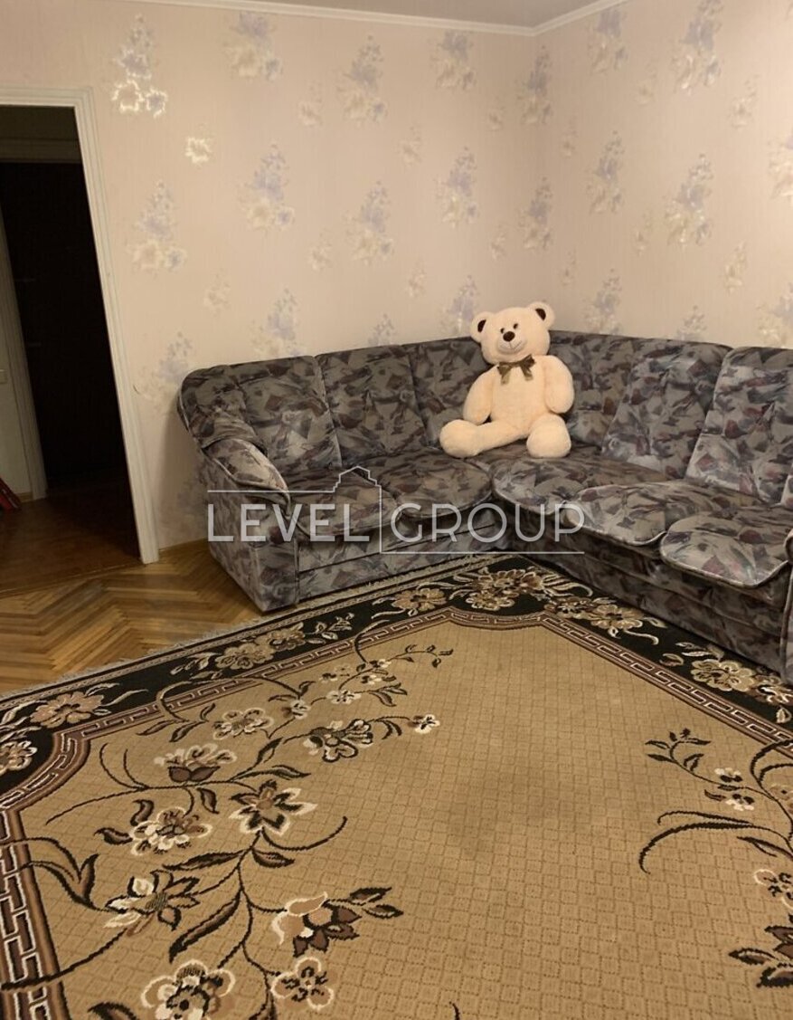 Голосіївський просп. (проспект 40-річчя Жовтня), 15