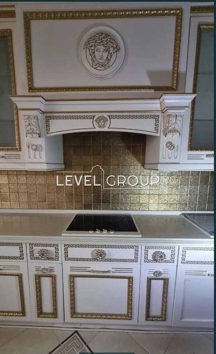 name_en