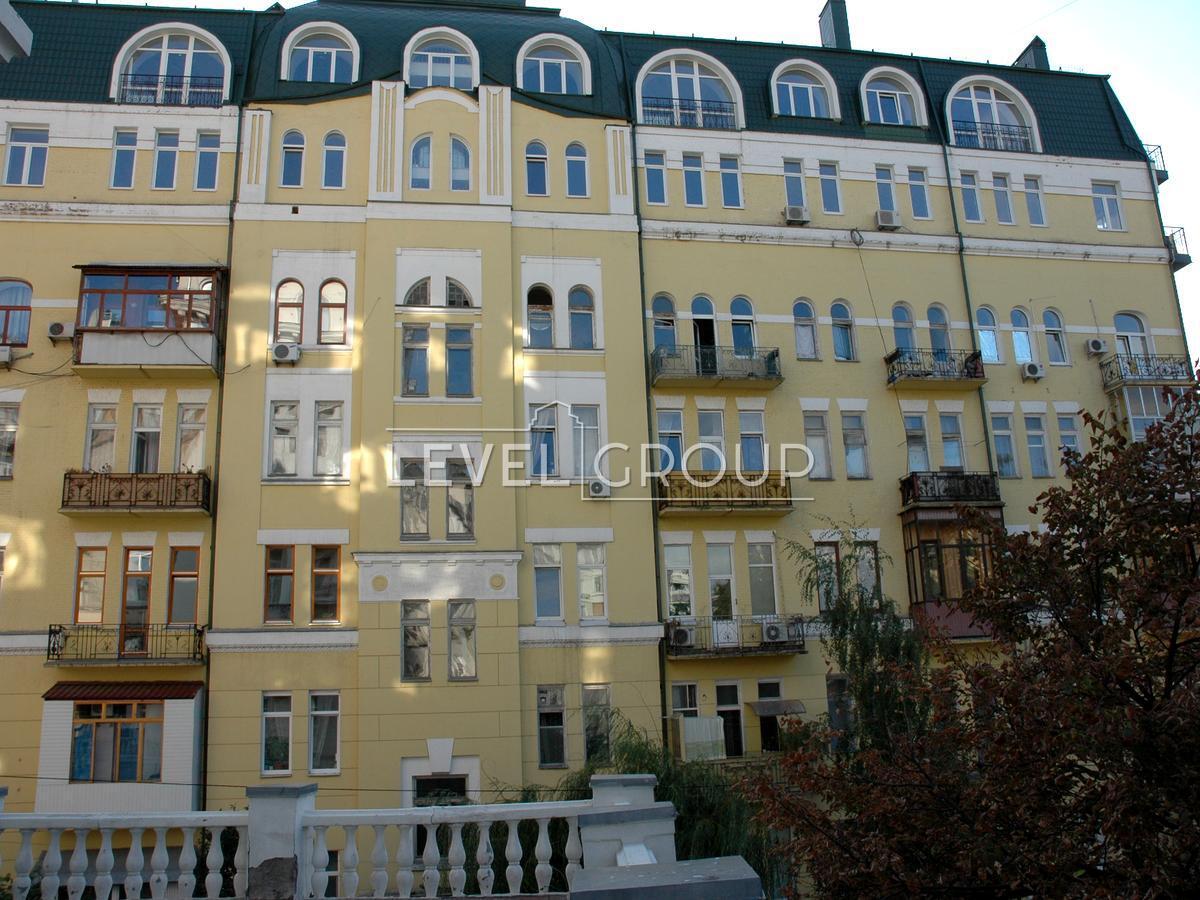 Круглоуніверситетська вул., 14