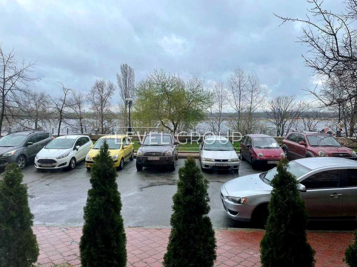 Володимира Івасюка просп. (Героїв Сталінграда), 20-А