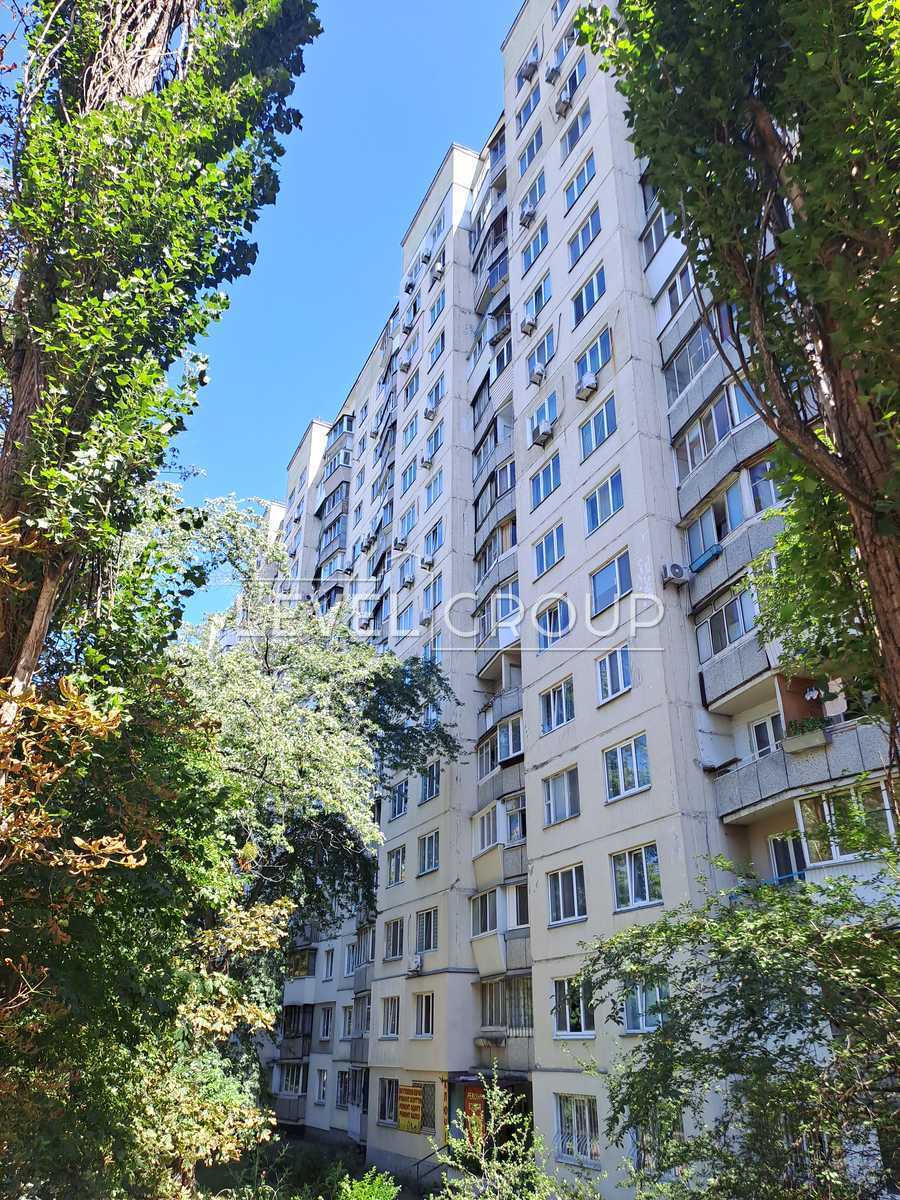 Holosiivskyi Ave. (40th Anniversary of October Avenue), 19