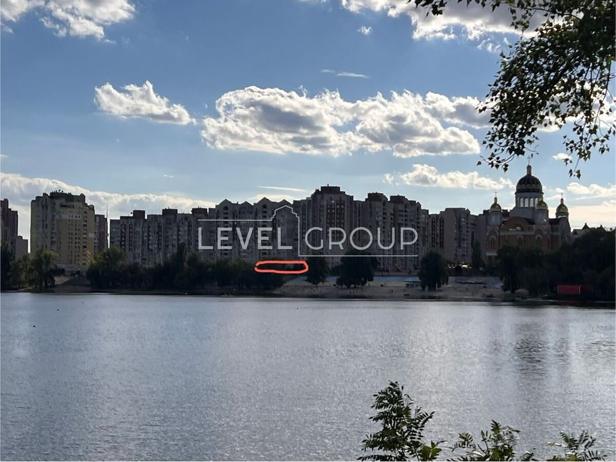 Володимира Івасюка просп. (Героїв Сталінграда), 20А