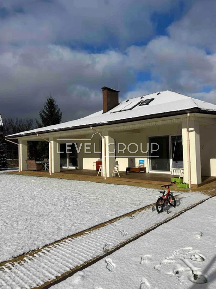 Академіка Кащенка вул., 10