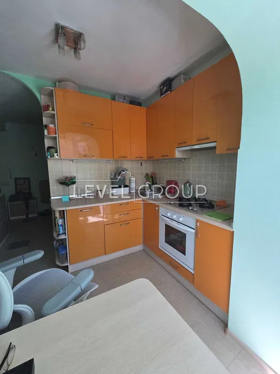 Европейського Союзу просп. (Правди), 80б