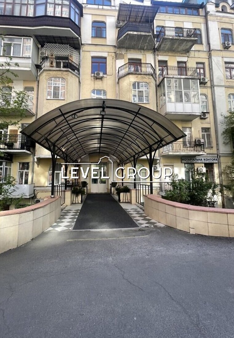 Predslavynska St., 30