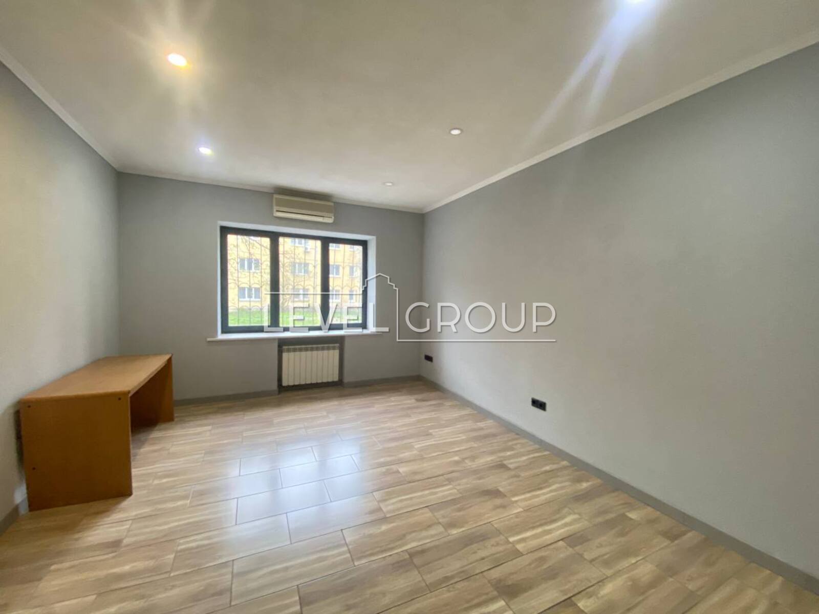 Вузівська вул., 4