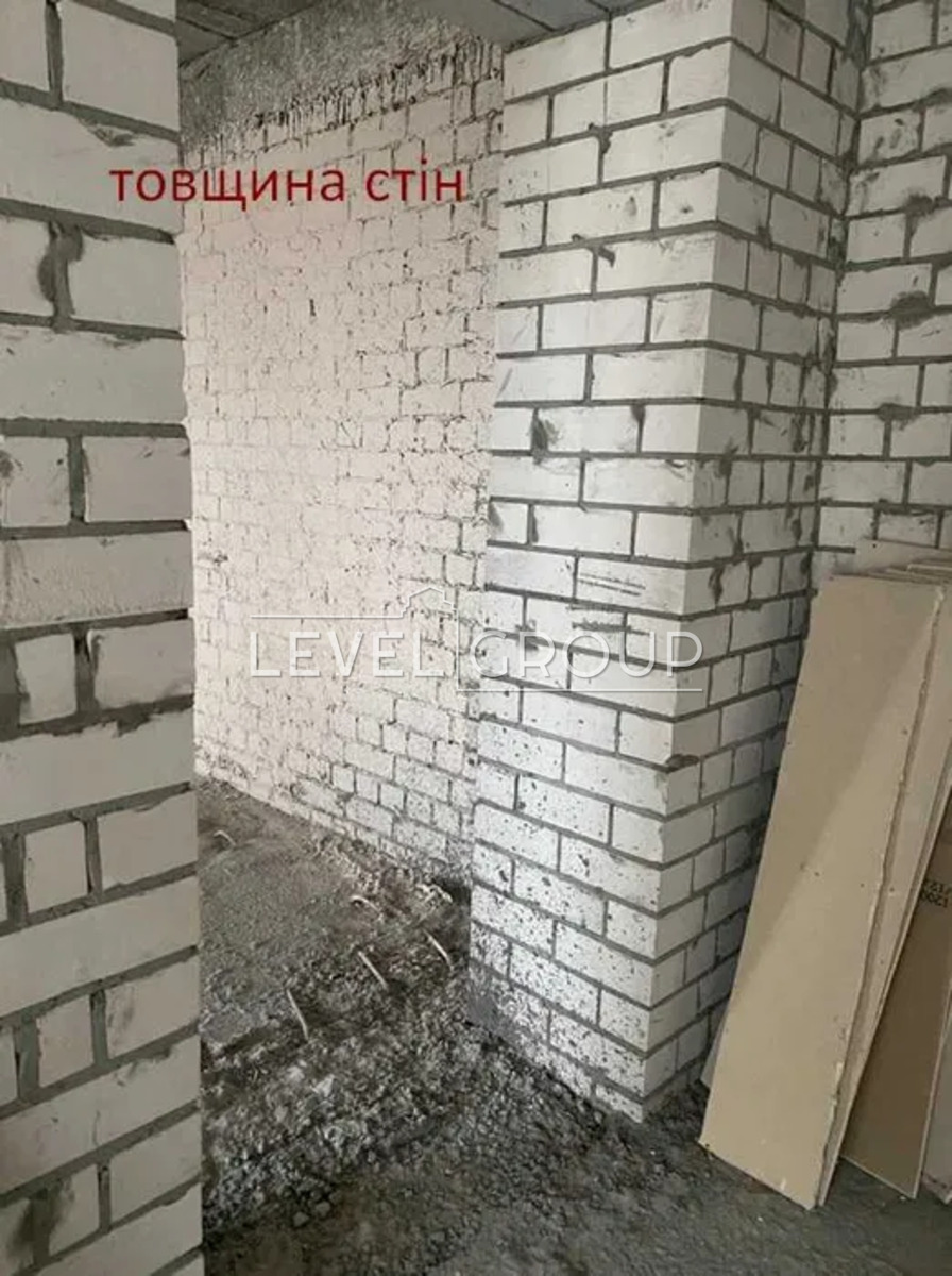 name_en