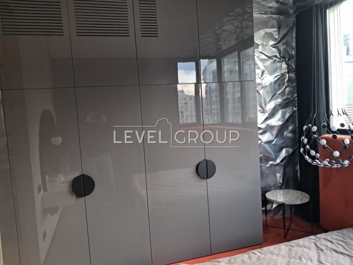 Андрія Верхогляда вул. (Михайла Драгомірова), 5