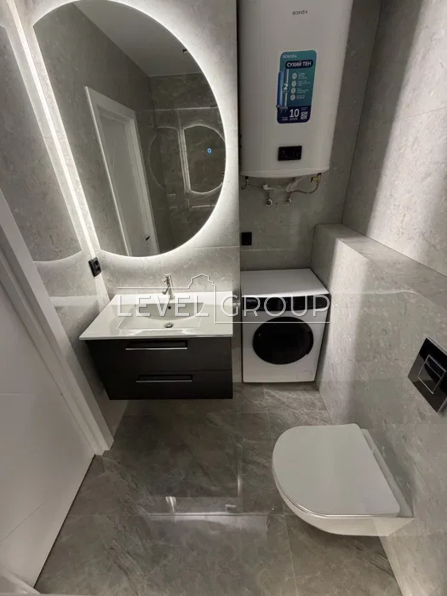 Vasyl Symonenko St., 105