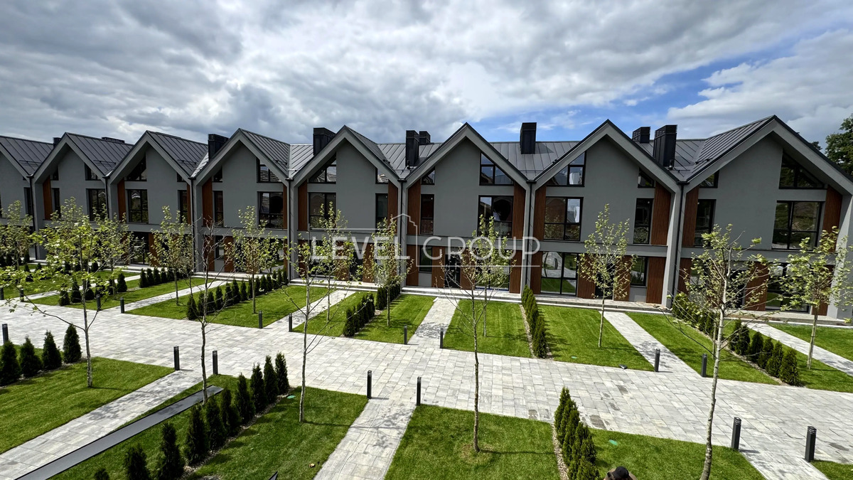 Yevhen Paton St., 15