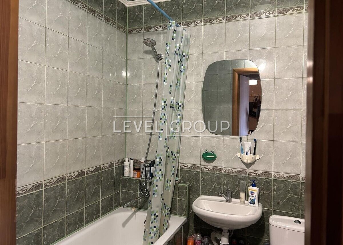 Олени Пчілки вул., 2Б