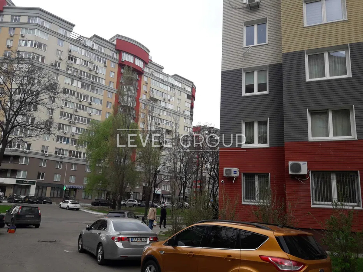 Yulia Zdanovskaya St. (Mykhaila Lomonosova)
