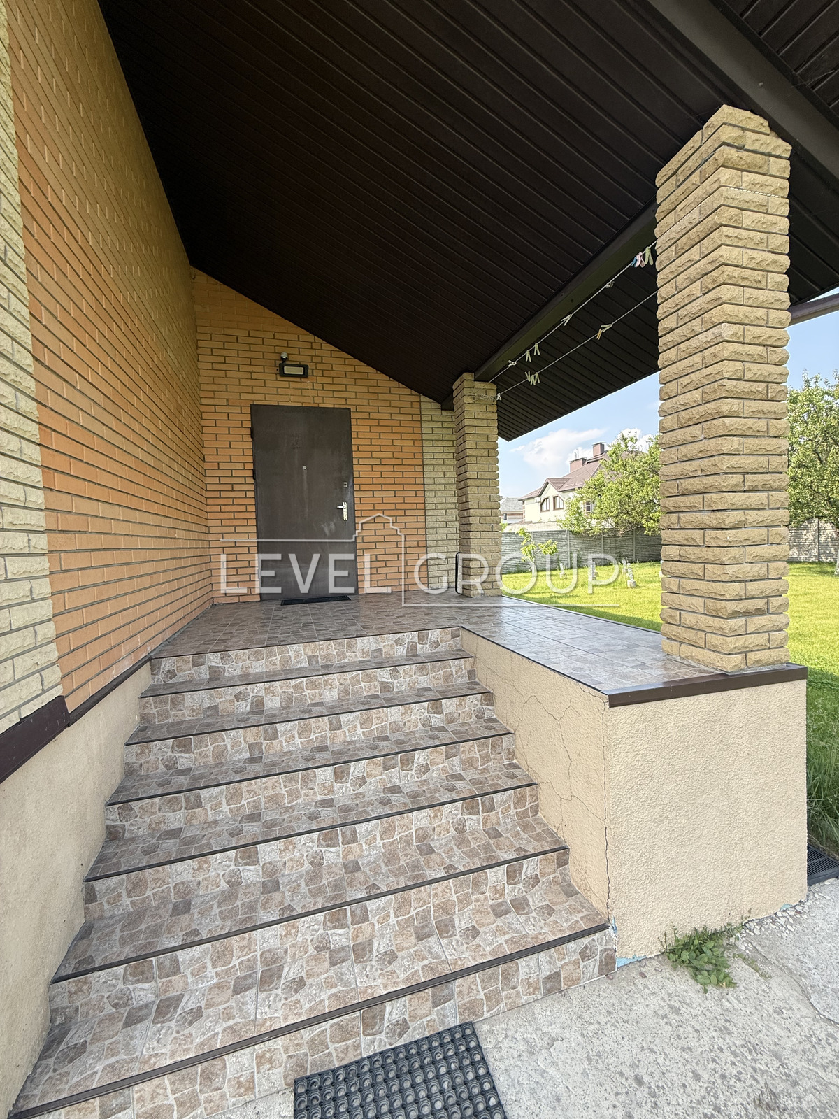 Миколаївська, 37