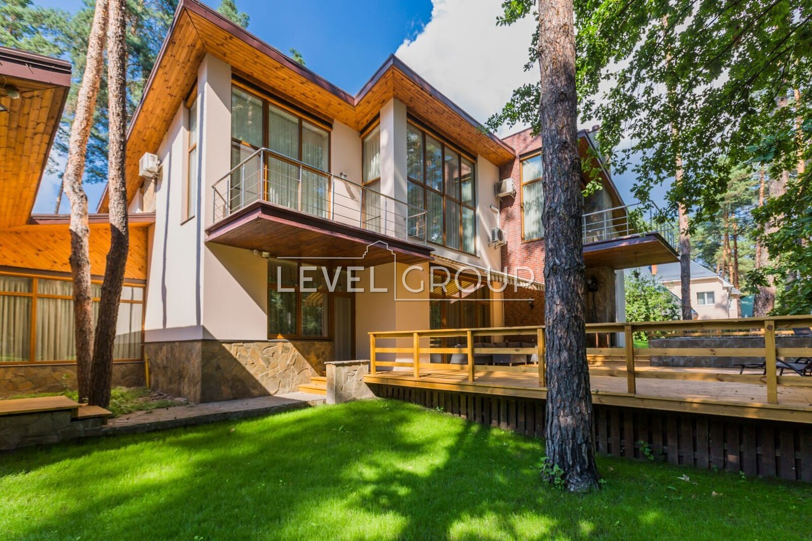 Lisova, 20