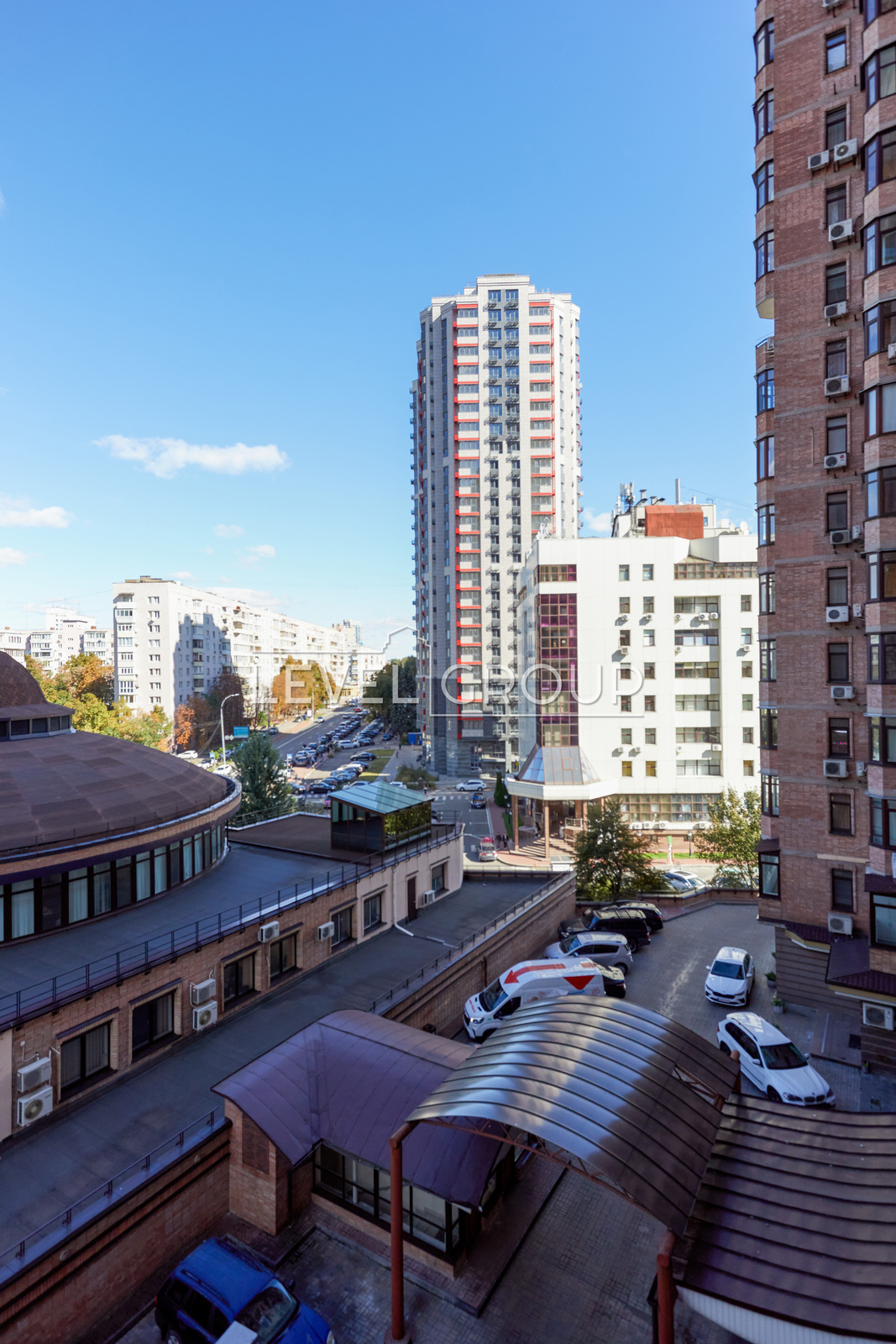 Коновальця, 36Б