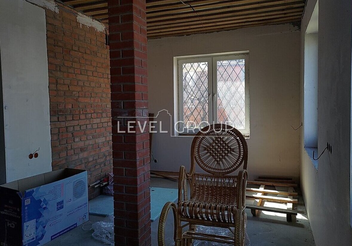 Янтарна вул., 13