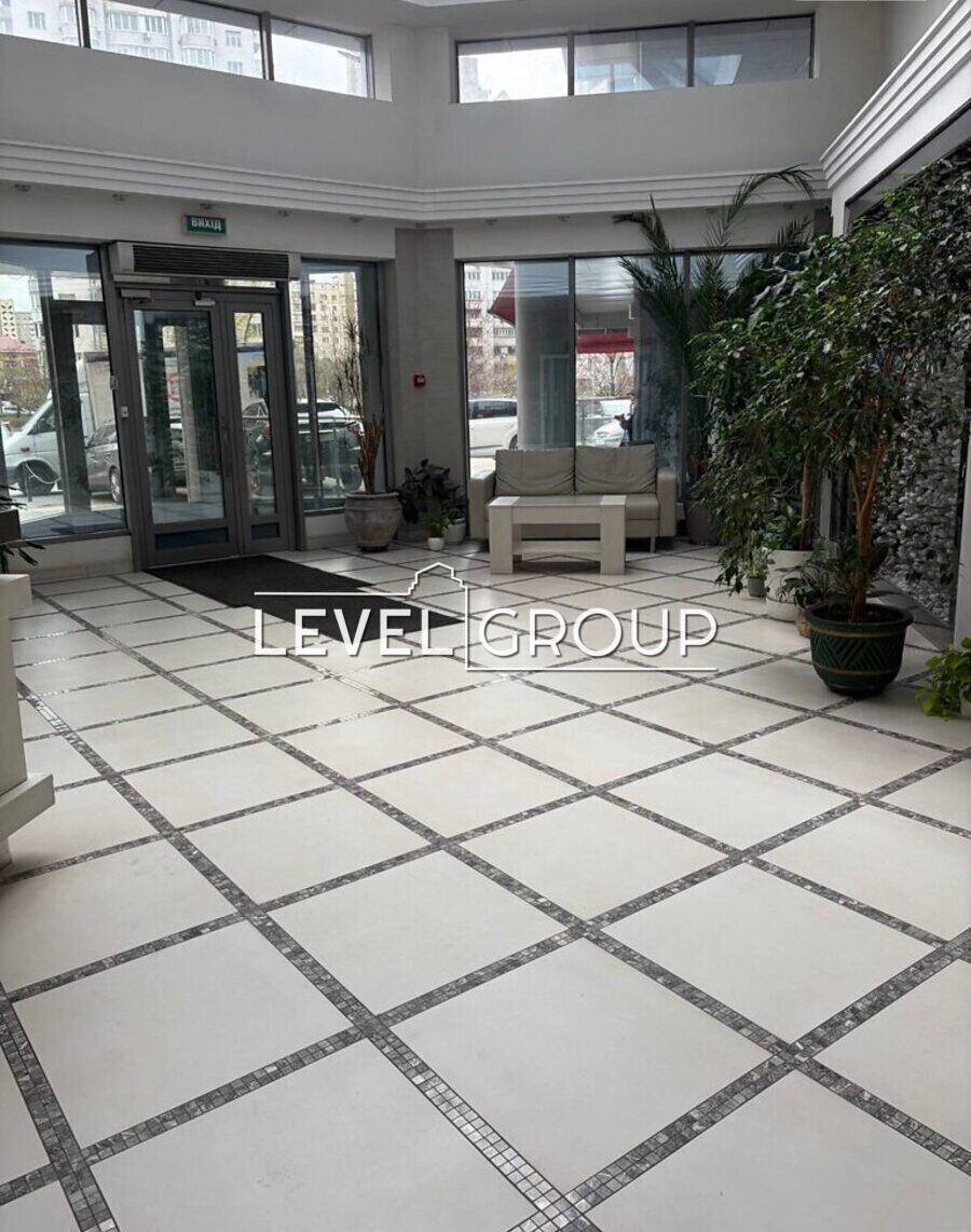 Дніпровська набережна, 14б