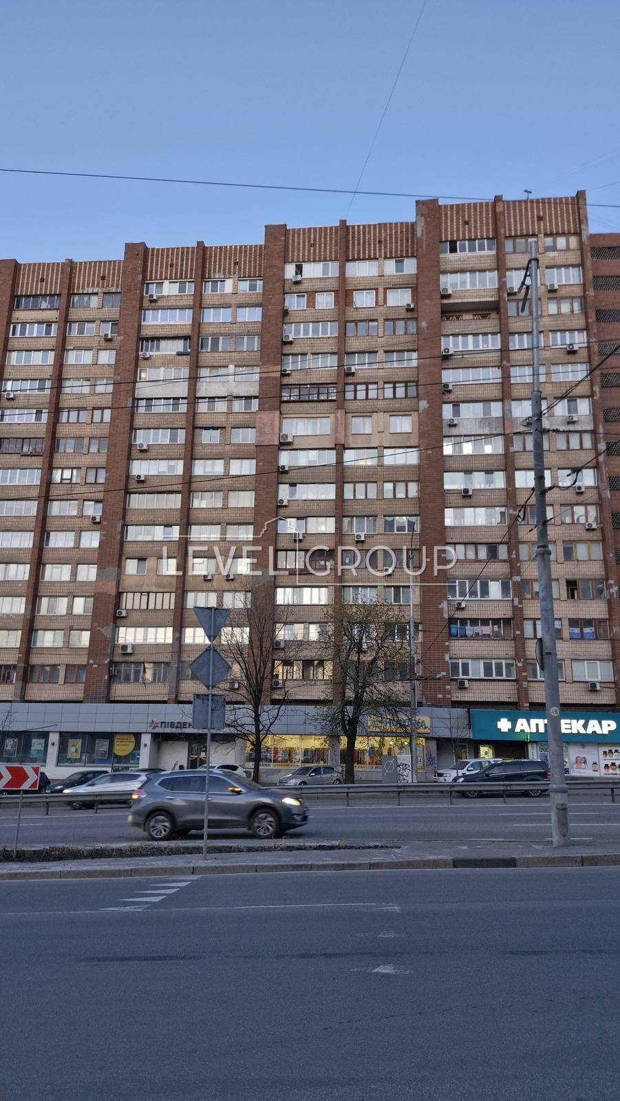 Голосіївський просп. (проспект 40-річчя Жовтня), 15