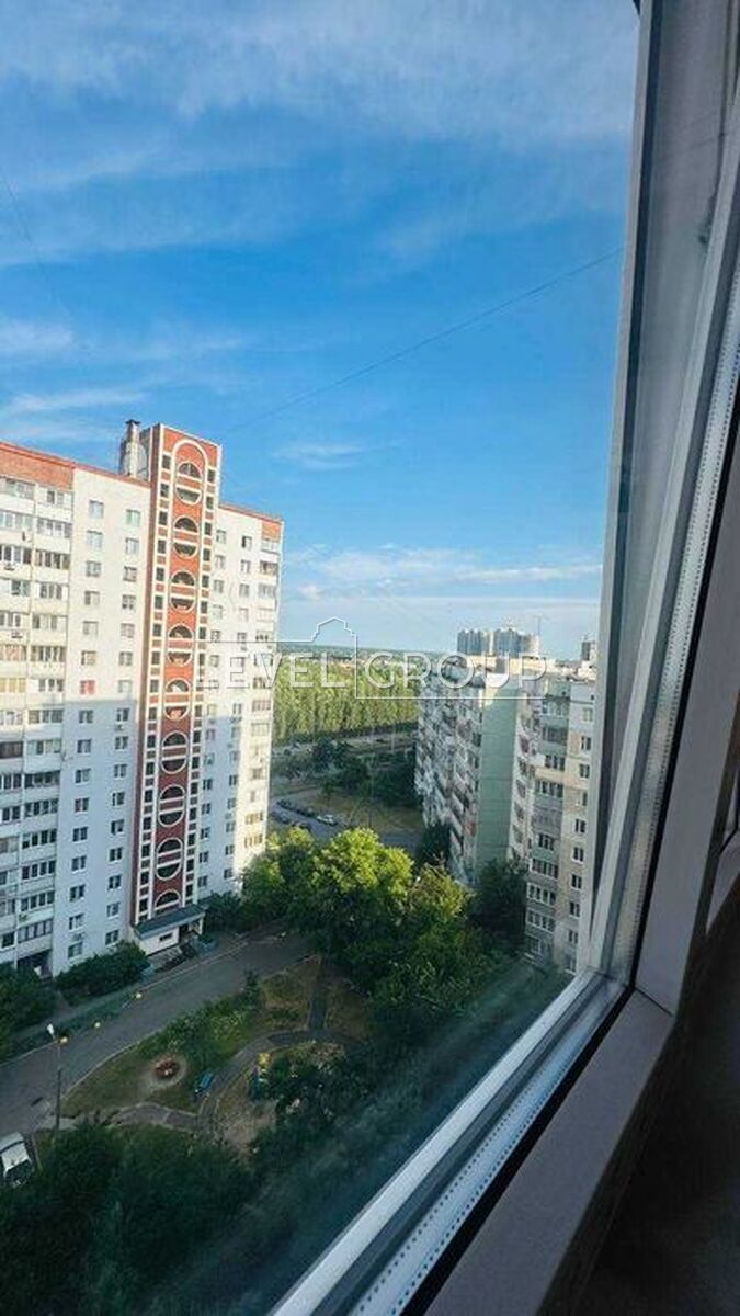 Милославська вул., 3