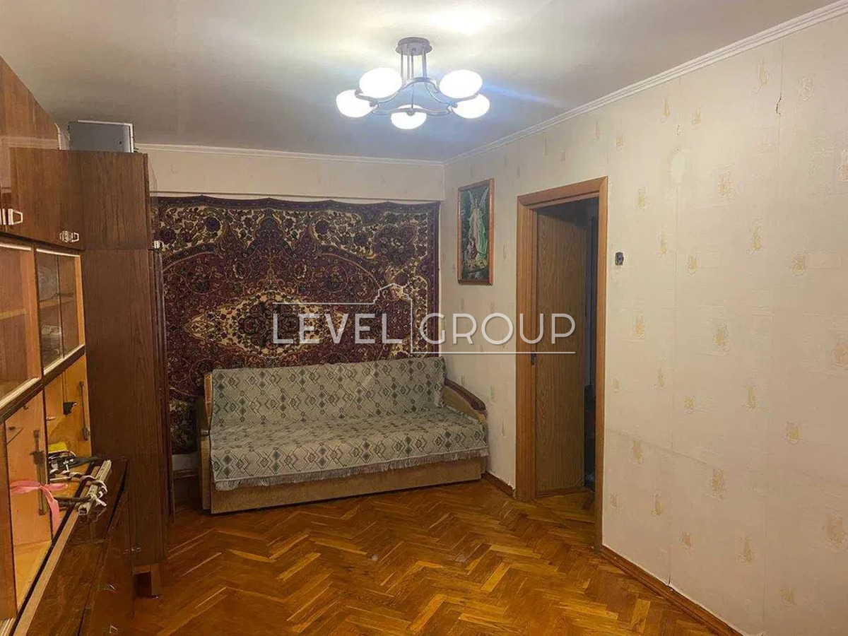Вінстона Черчилля вул. (Червоноткацька), 29