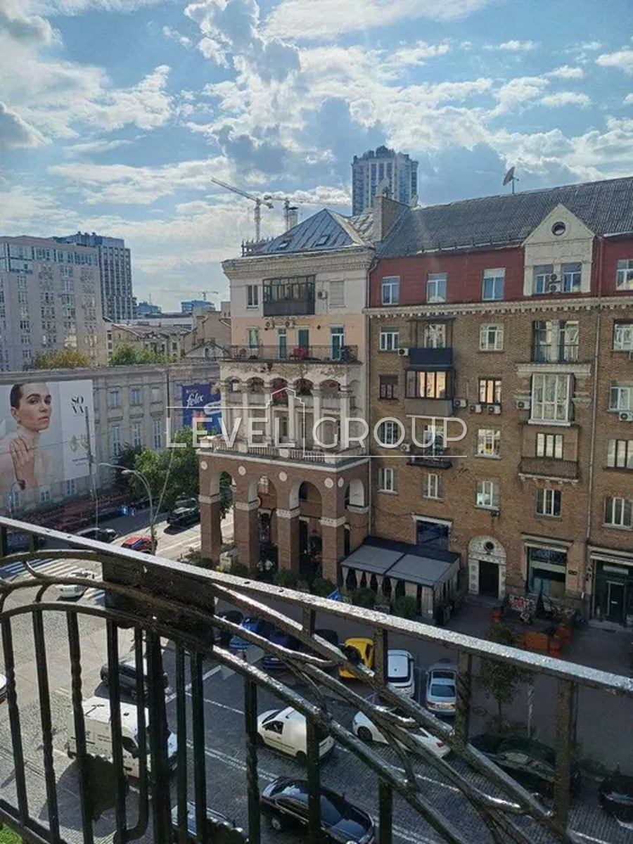 Velyka Vasylkivska St. (Chervonoarmiyska), 43