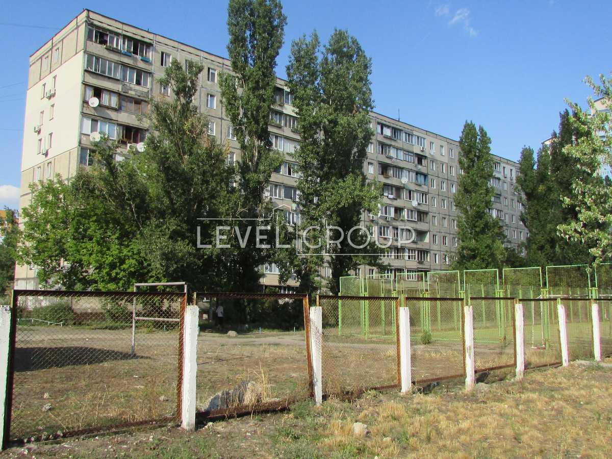 Юрія Шумського вул., 10