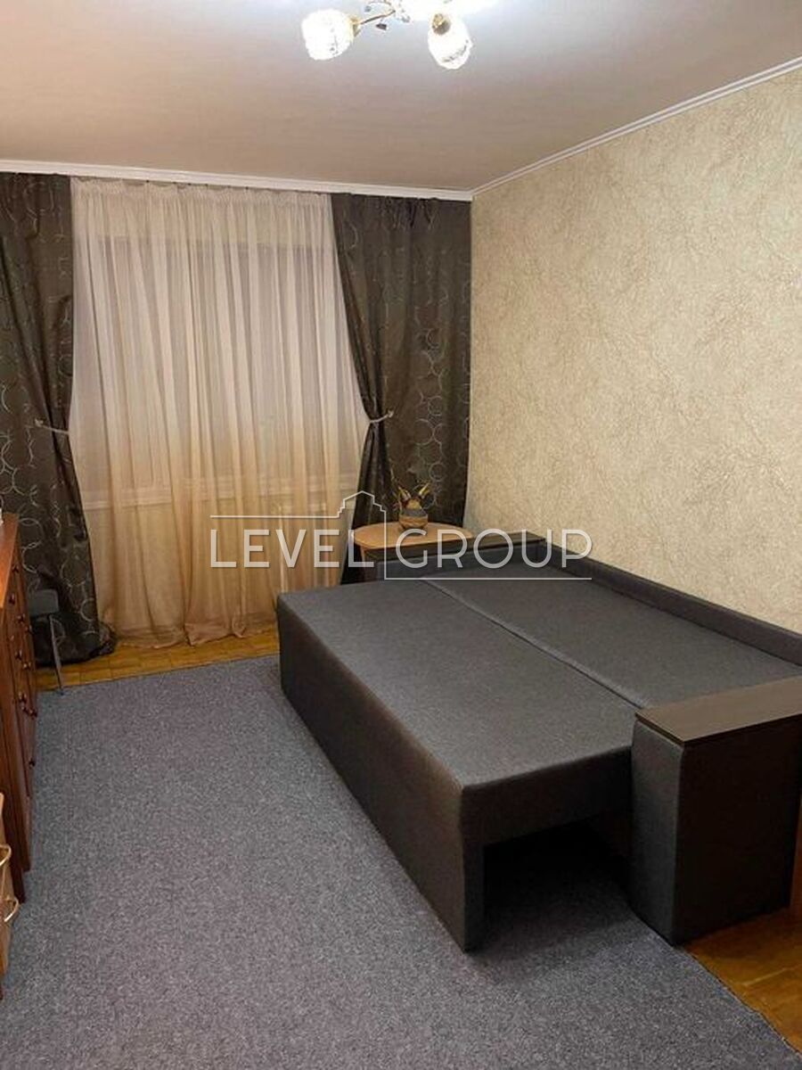 Levka Lukyanenko St. (Marshala Tymoshenko), 1b