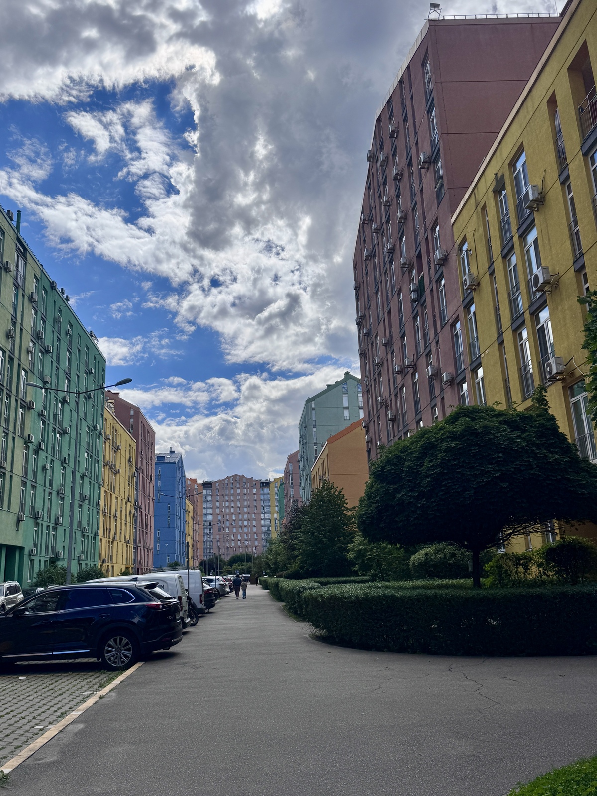 Регенераторна вул., 4