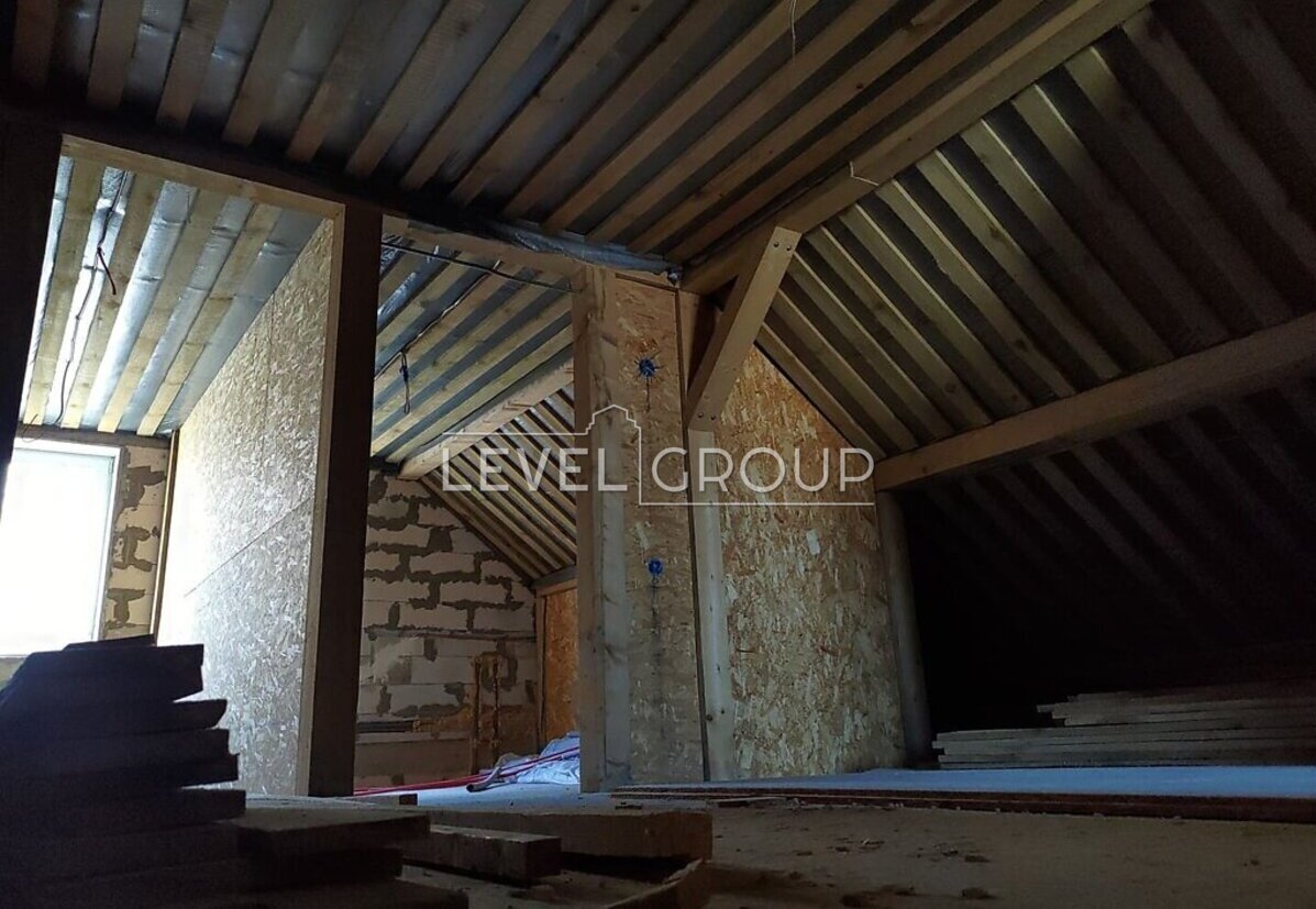 Янтарна вул., 13