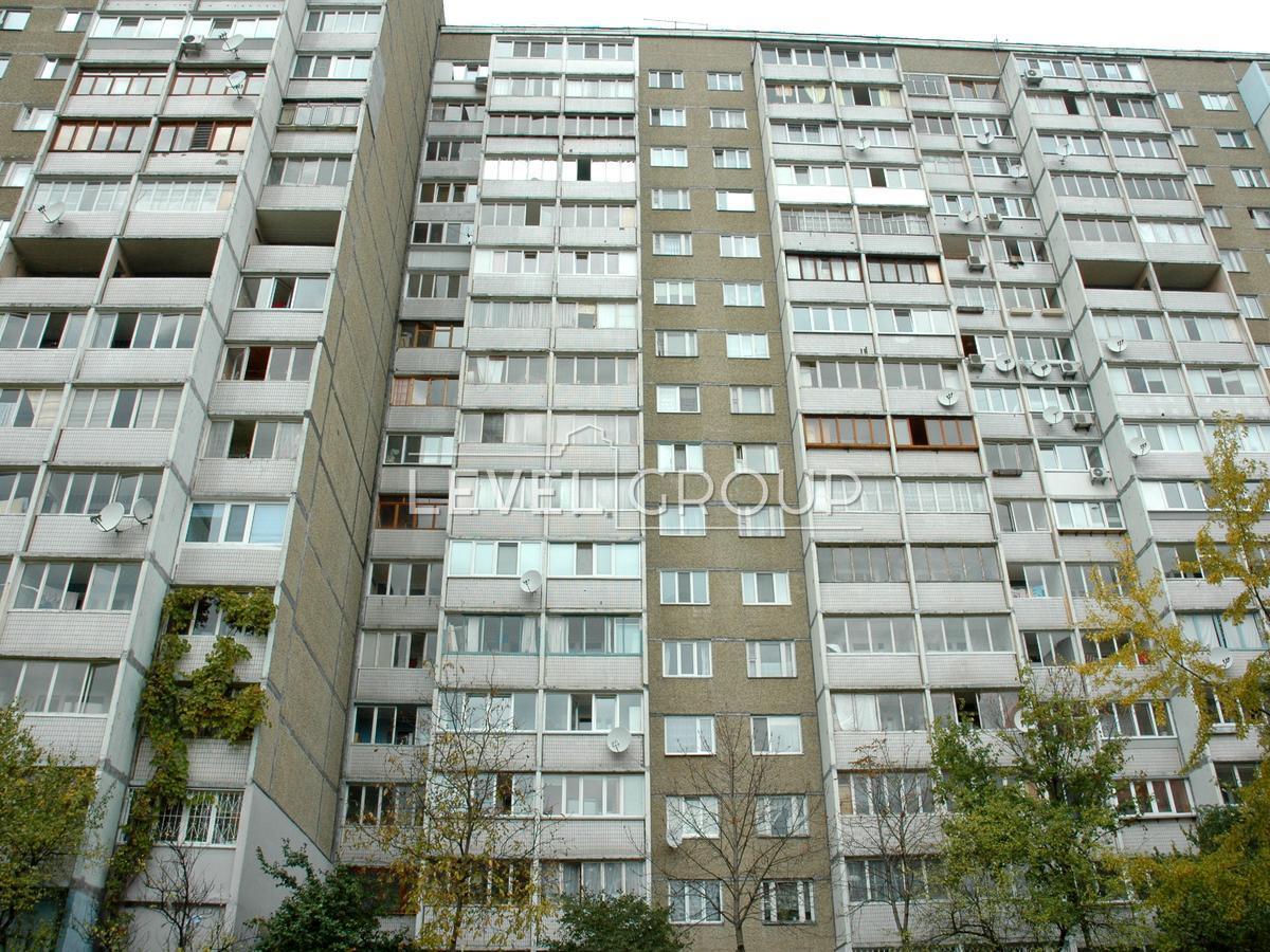 European Union Ave. (Pravdy), 8A