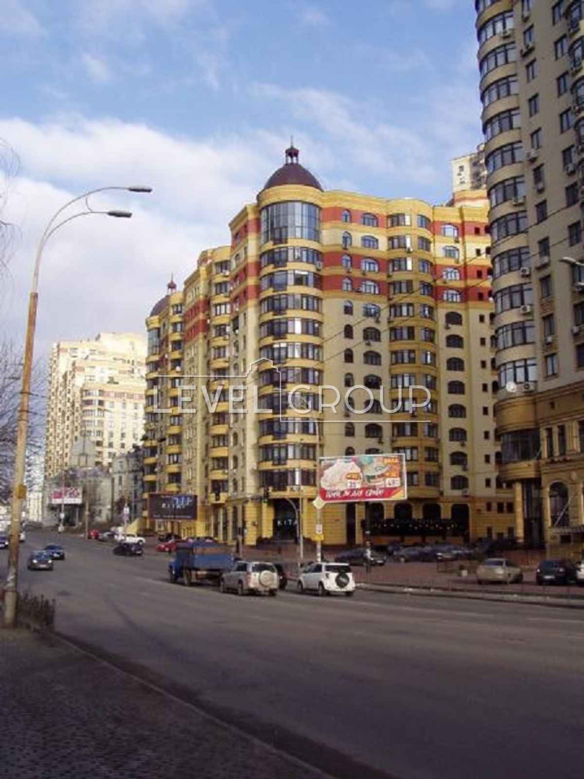 Вячеслава Чорновола вул., 27