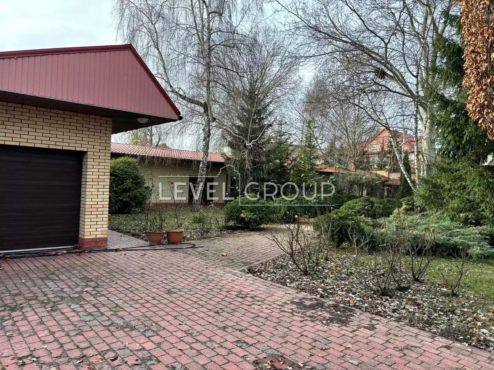 Мистецька вул., 7