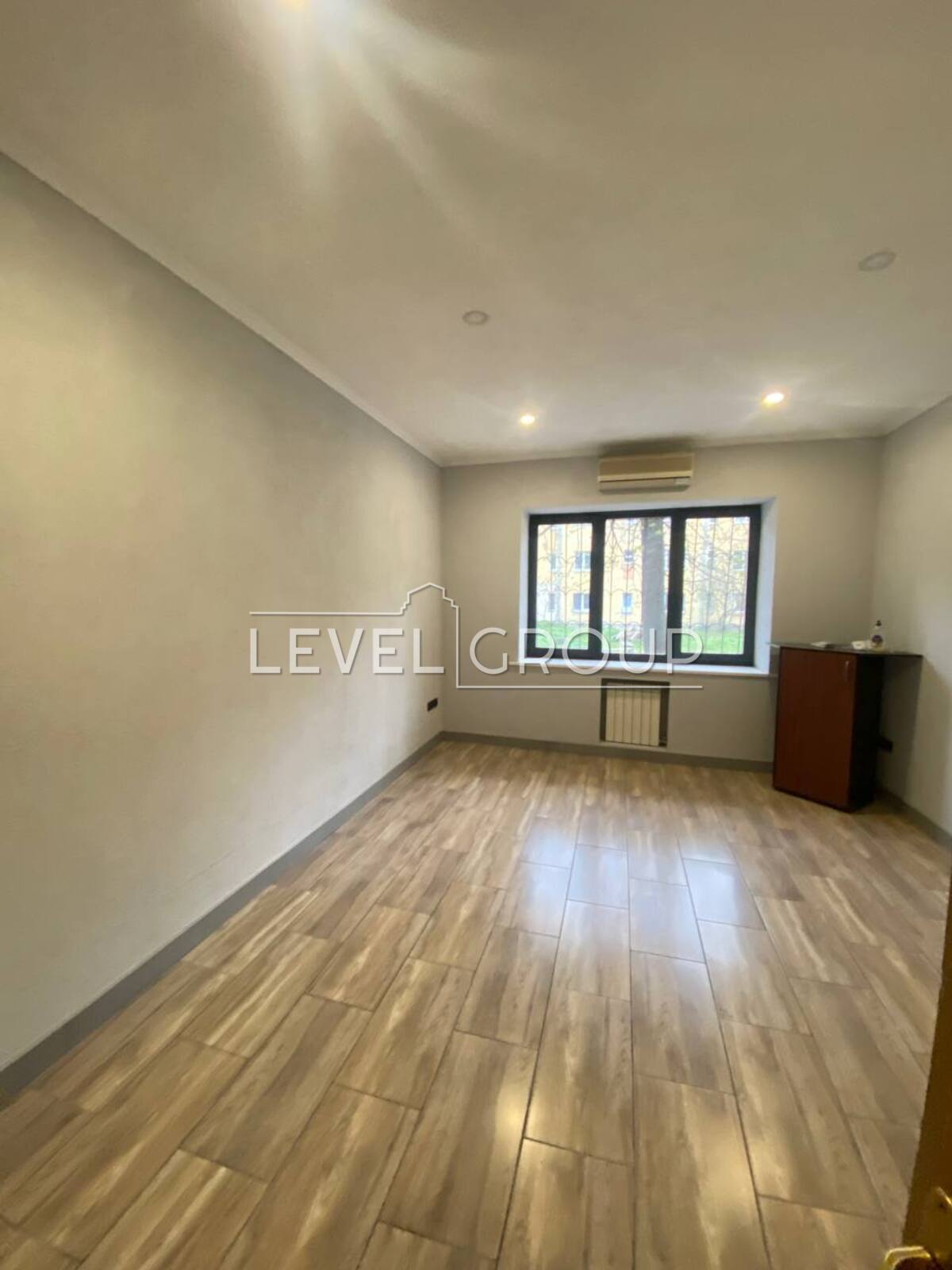 Вузівська вул., 4